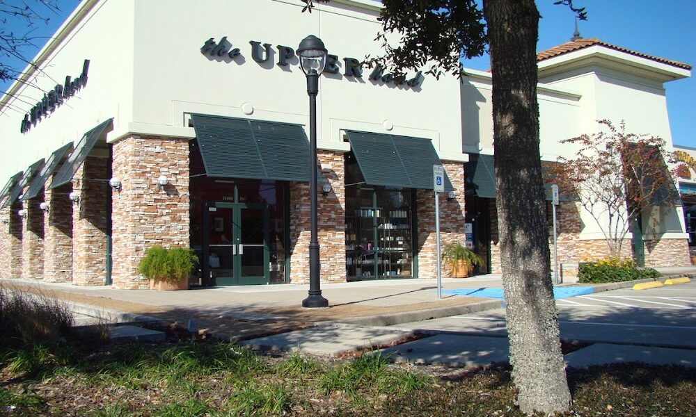 The Upper Hand Salon: Royal Oaks